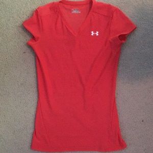 Fitted Under Armour heat gear tee
